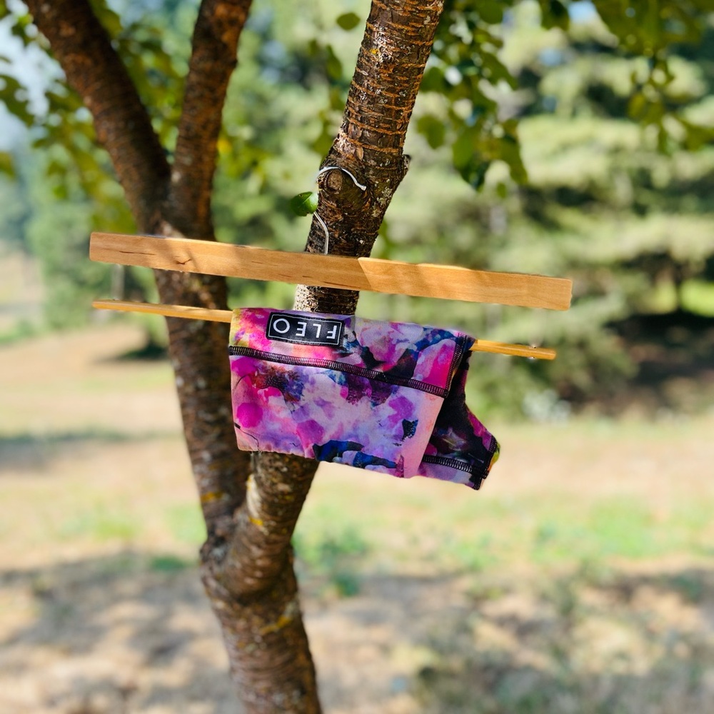 XS FLEO pink floral active shorts